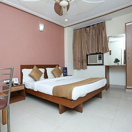 Airport Hotel Ambrosia Ню Делхи Екстериор снимка