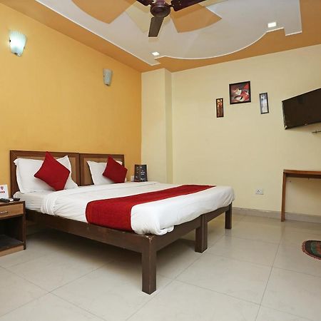 Airport Hotel Ambrosia Ню Делхи Екстериор снимка