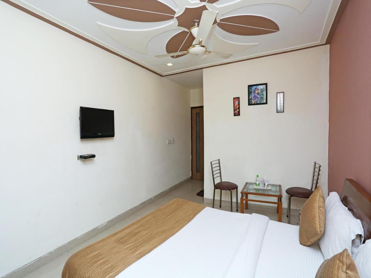 Airport Hotel Ambrosia Ню Делхи Екстериор снимка