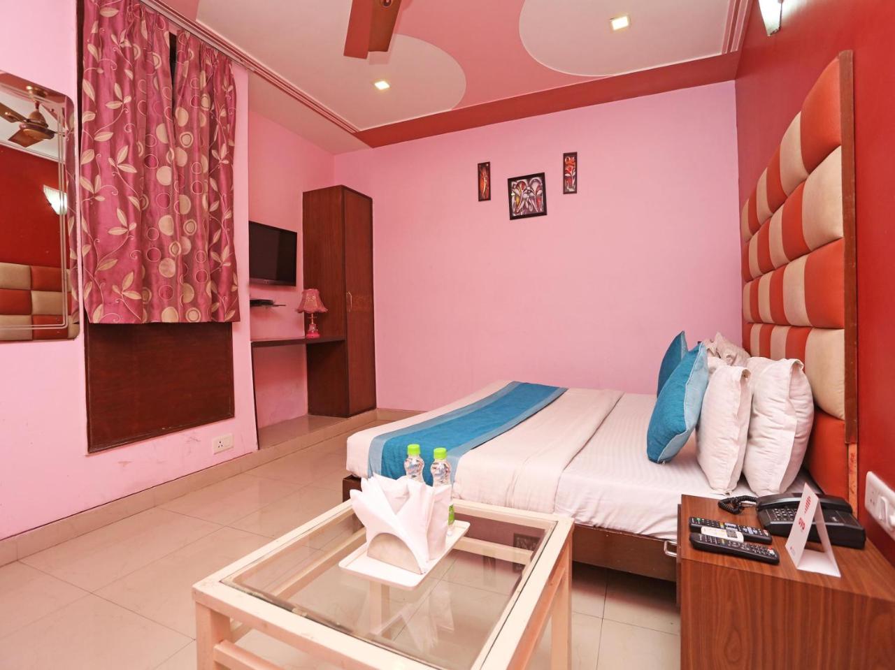 Airport Hotel Ambrosia Ню Делхи Екстериор снимка