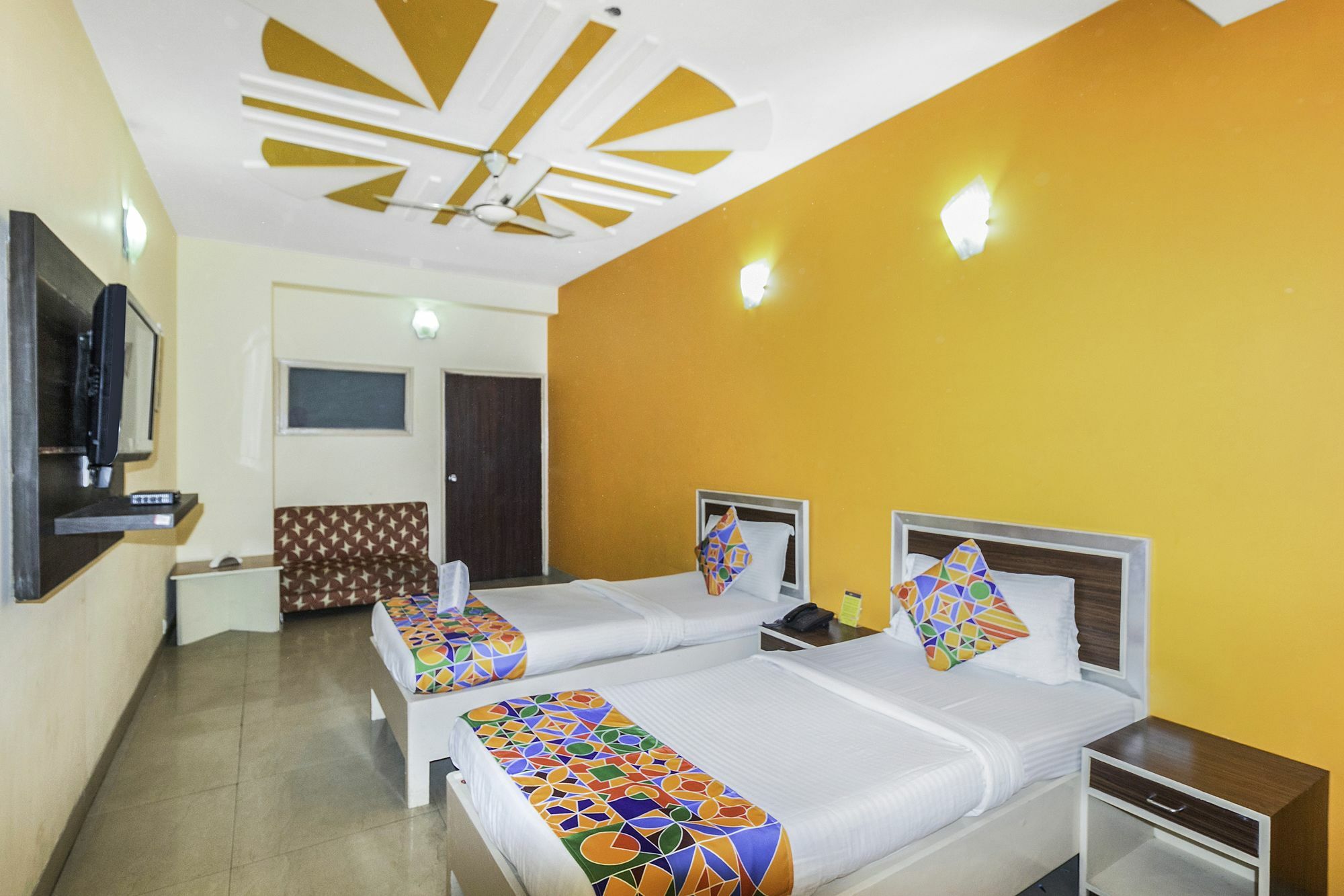 Airport Hotel Ambrosia Ню Делхи Екстериор снимка