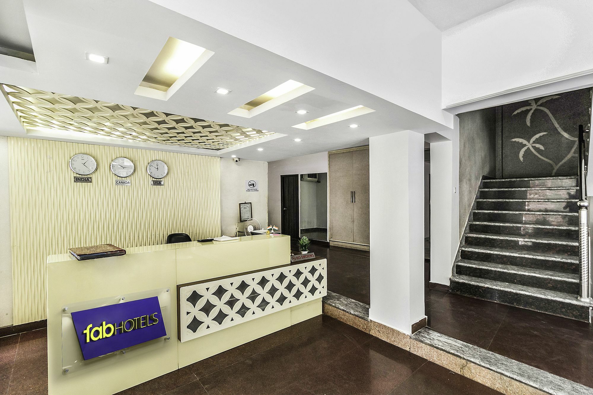 Airport Hotel Ambrosia Ню Делхи Екстериор снимка