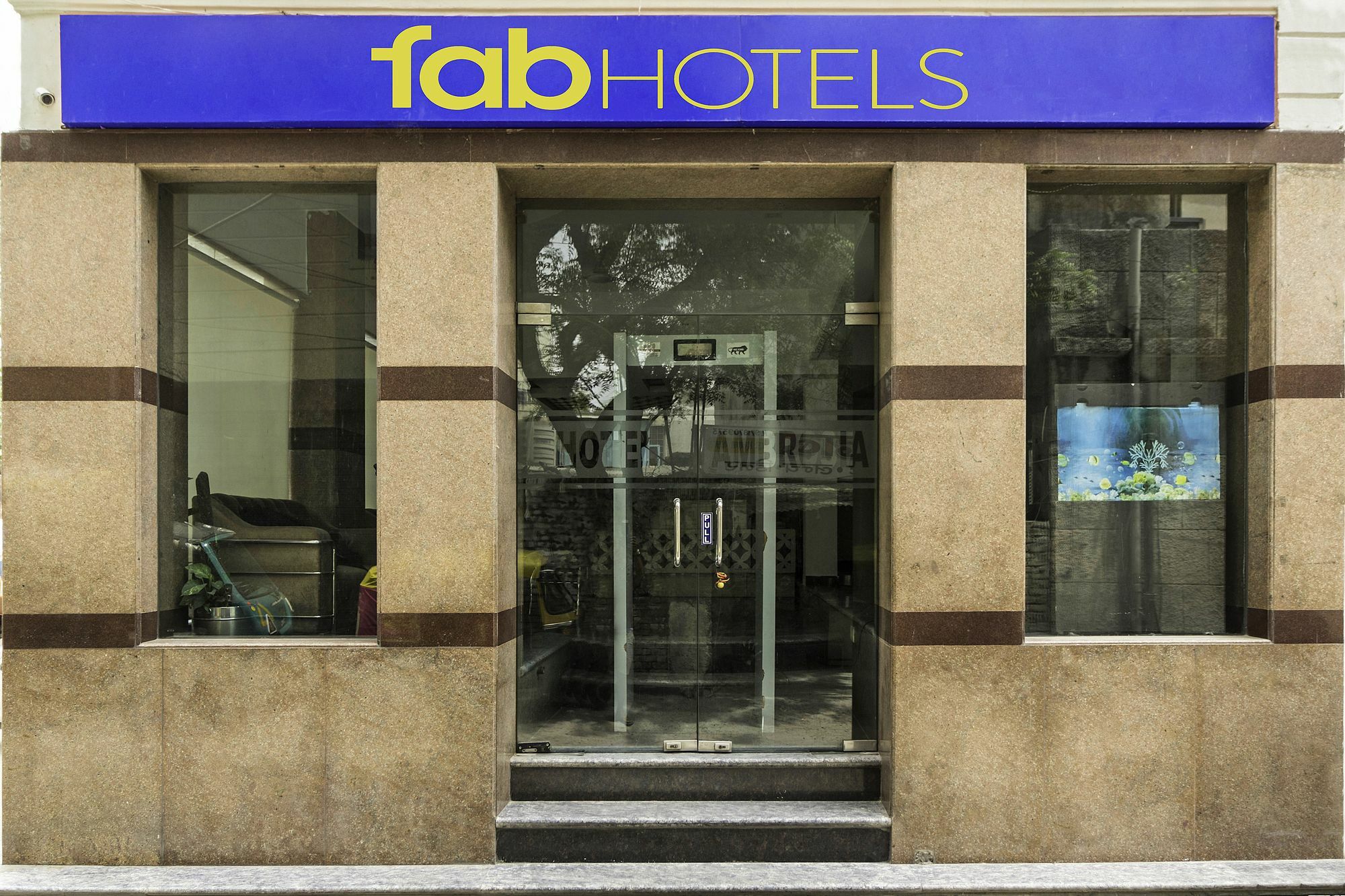 Airport Hotel Ambrosia Ню Делхи Екстериор снимка